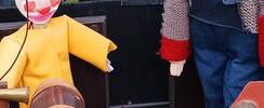 Ateliers-Nomades - spectacle de théâtre de marionnettes  sur petite  charrette 